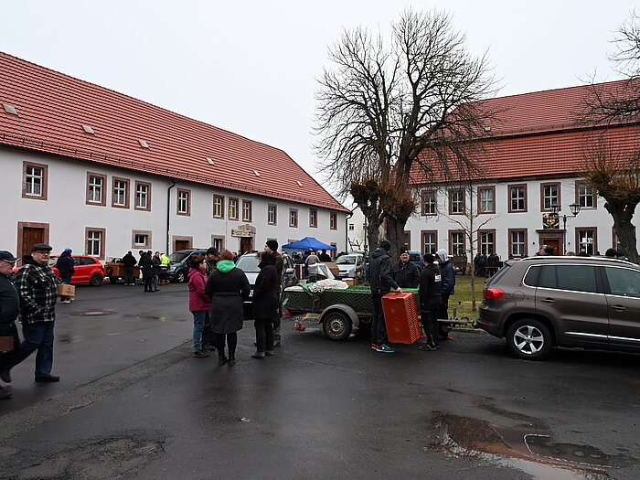 Seit Januar 2025 ist das Dermbacher Schloss Veranstaltungsort für den traditionellen Dermbacher Taubenmarkt. Foto: Andreas Mötzung